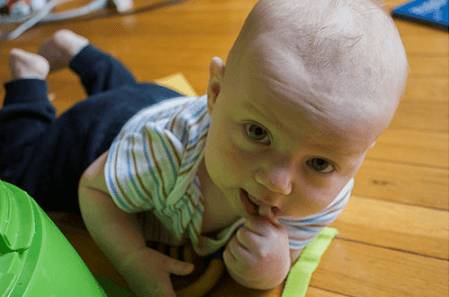 Причины появления болей в области живота