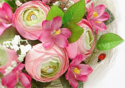 Сбор цветов с конфетами