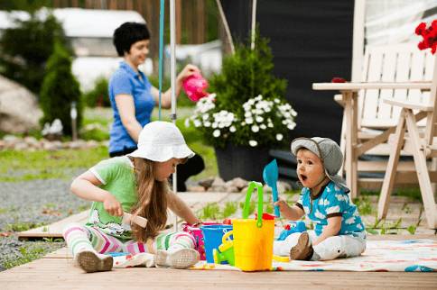 Выбор летней одежды для детей