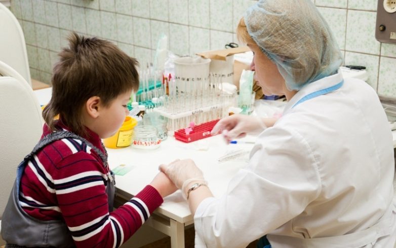 Забор крови у ребёнка