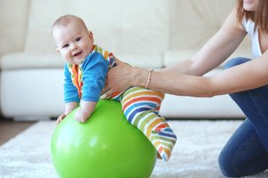 Гимнастика для малыша в 5 месяцев Гимнастика для развития малыша в 5 месяцев