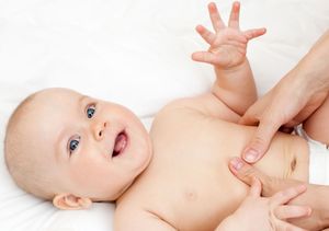 Новорожденный грудничок икает после кормления: что делать Новорожденный грудничок икает после кормления: как помочь