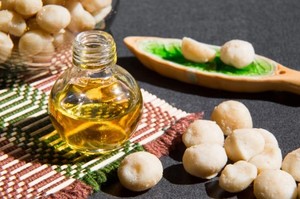 Врачи рекомендуют использовать натуральный продукт для любого типа волос Состав масла макадамии