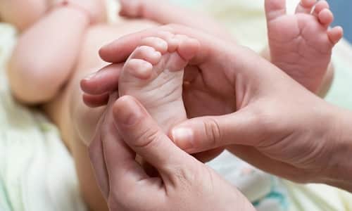 Дети не являются защищёнными от грибков. Толщина эпителия ребёнка не позволяет защитить организм от проникновения. Поэтому нередко происходит диагностирование грибка у новорождённых