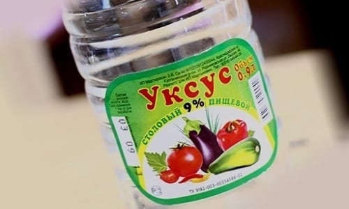 Уксус – очень простое, доступное и дешевое средство, при помощи которого можно вылечить грибок ногтя